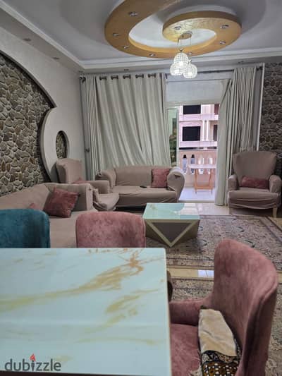 شقه مفروشة للايجار النرجس عمارات واجهه بحرى غير مجروحه قريبة من محور جمال عبد الناصر ومحور محمد نجيب ومسجد فاطمة الشربتلي التجمع الخامس
