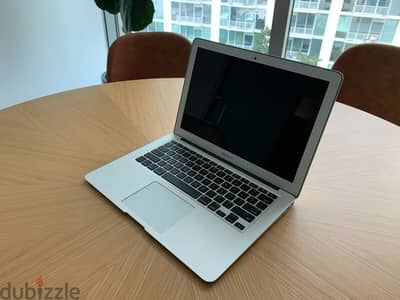 كالجديد ابل Apple Macbook Air بمواصفات جيدة جدا