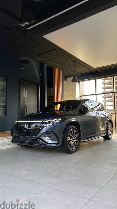 Mercedes Benz - EQS 500 SUV - Amg 4MATIC - 7 Seats ضمان الوكيل