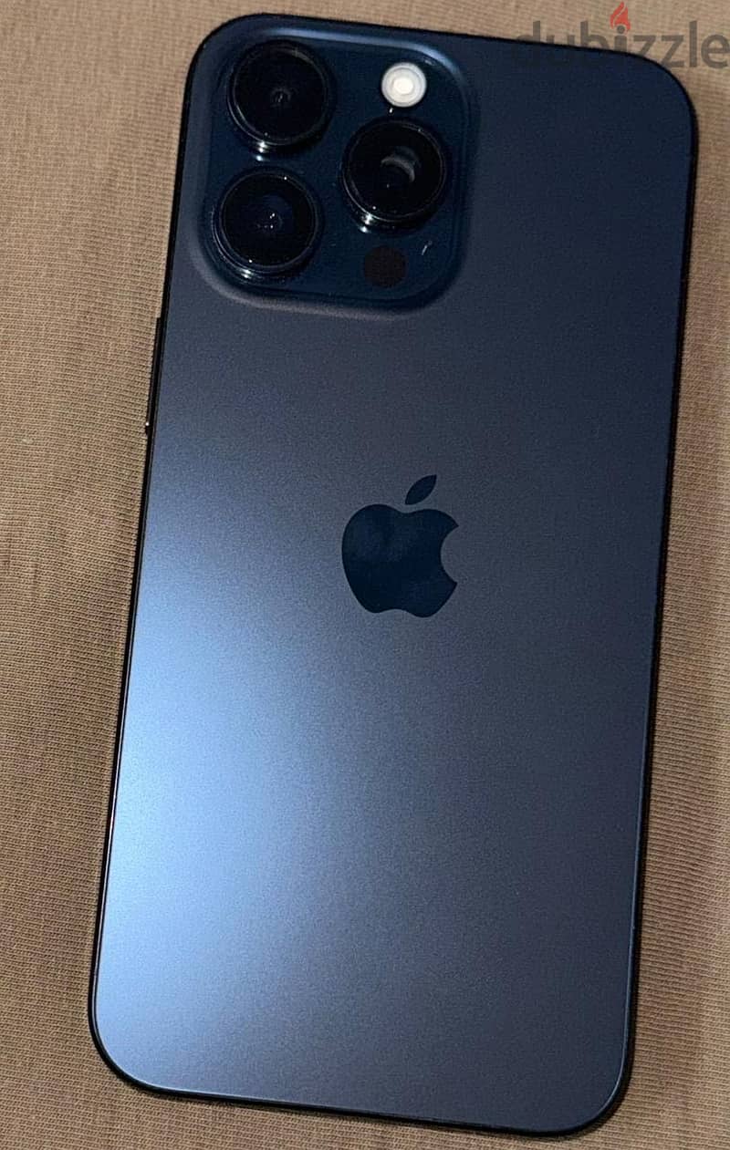 Apple - iPhone 15 Pro Max 3