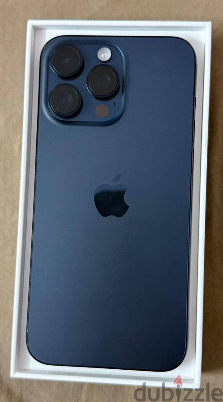 Apple - iPhone 15 Pro Max 17