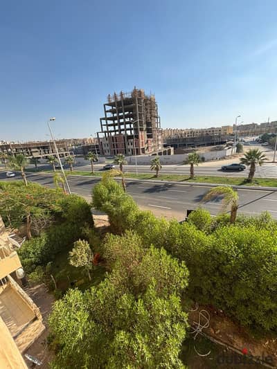 للايجار شقة المستقبل الشيخ زايد علي الشارع الرئيسي موقع مميز
