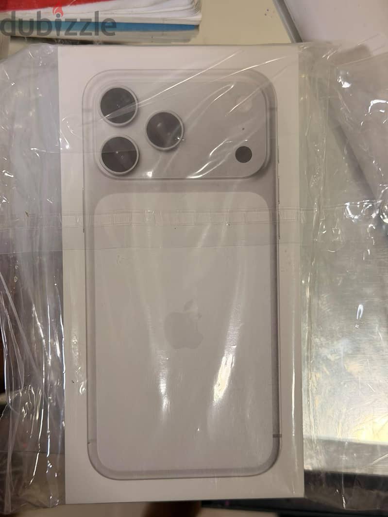 Apple - iPhone 17 Pro Max 1