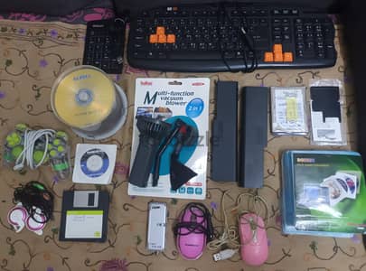 إكسسوارات كمبيوتر وموبايل متنوعة