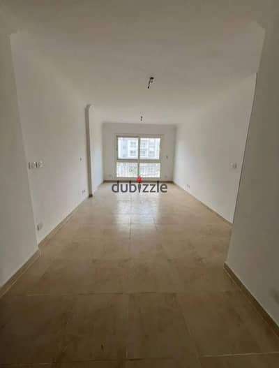 شقة للبيع مساحه 107 متر في B12 اقساط استلام فورى