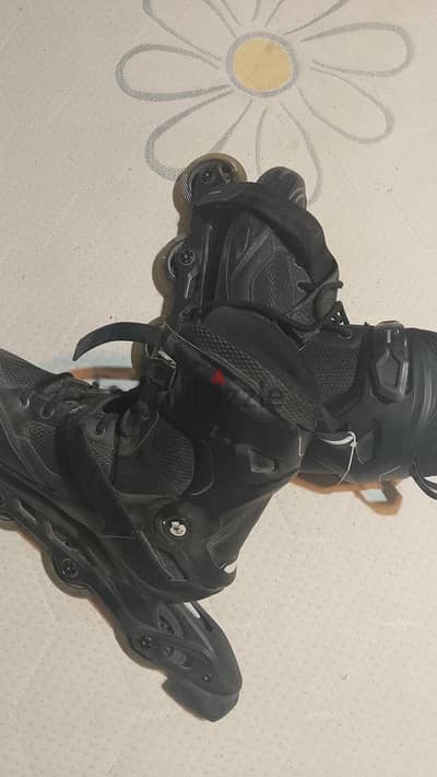 oxelo skate بنفس الحاله غير مستخدم
