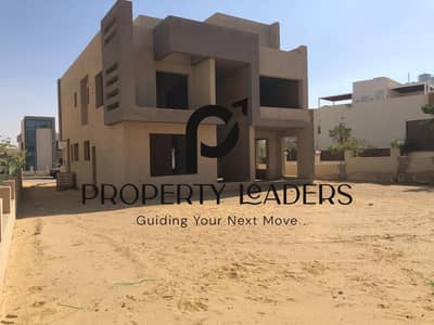Villa for sale in Grand Heights - 710m