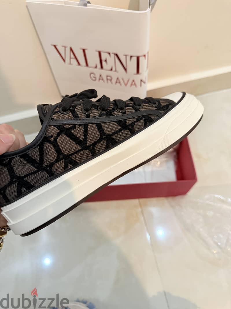 Valentino garavni 2