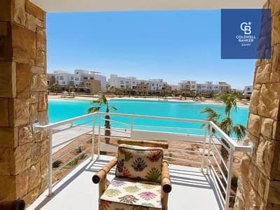 شاليه 4 غرف بمقدم 5% بس متشطبه بالكامل بالتكييفات فيو مباشر علي كريستال لاجون من حسن علام "سوان ليك" الجونه | البحر الأحمر