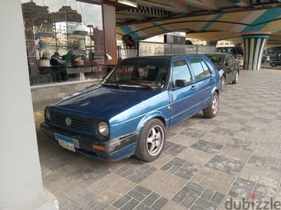 فولكسفاغن جولف 1983