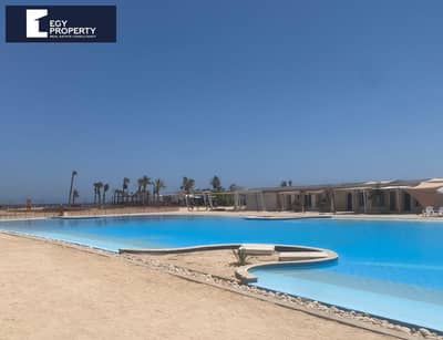 كابين صف اول بالفرش للبيع في هاسيندا وايت بالم هيلز الساحل الشمالي استلام فوري