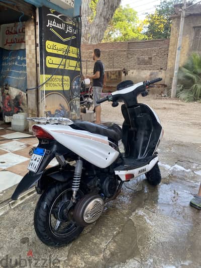 Scooter Hawa r8