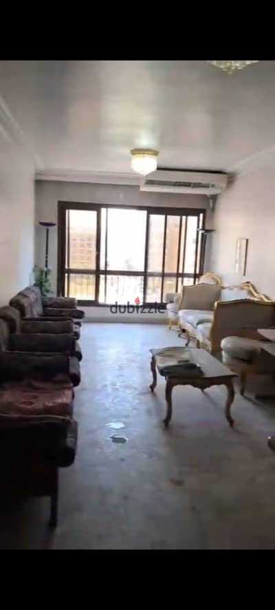 شقة للبيع في مدينة نصر ١٠٠ متر في المنطقة التاسعه ش عبد العزيز عيسي  قريبه جدا  من مدرسه المنهل   مصطفي  والنحاس  دور ٥ اول مالك   ٢نوم  حمام  مطبخ  ريسيبشن  البيع  باالفرش والاجهزه  سعرها ٢ مليون ٧٥٠ الف