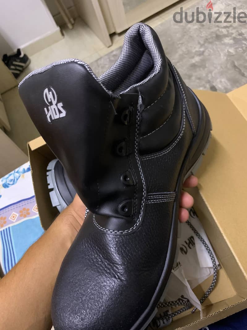 Saftey shoes 1