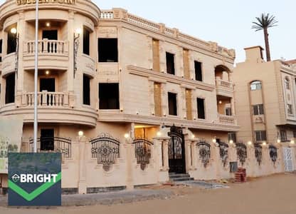 بارخص سعر ل دوبلكس 500م+250 جاردن-4 غرف - نص تشطيب - بفيو مميز جدا - وبتقسيط  ف القرنفل فيلات