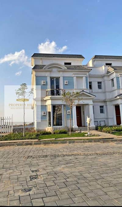 At a special price, a villa for sale fully finished and ready for furnishing, immediate delivery in front of the Attorney General's office in Mountain View 1.1