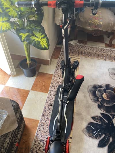 Electric scooter