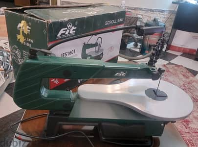 للبيع جديد جهاز Scroll Saw لم يستعمل طراز JFS1601وعلامة تجارية FIT
