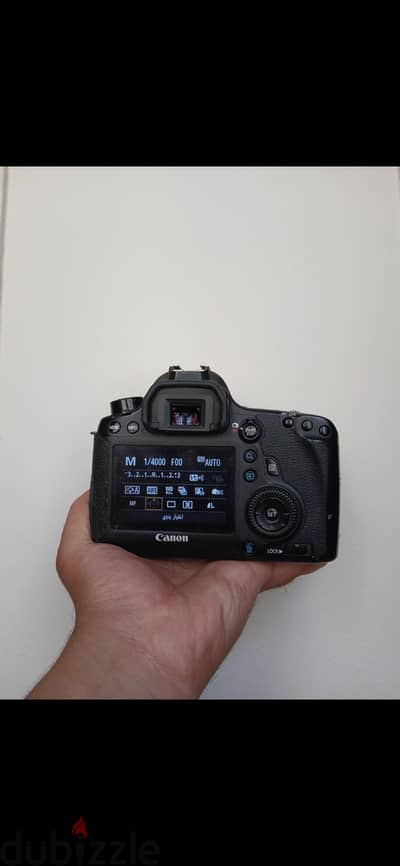 للبيع بودي كانون 6d بحاله ممتازة