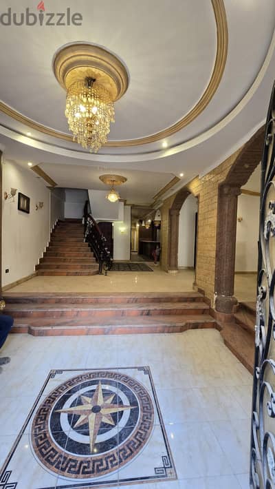 فرصة ايجار فيلا سكنية فى موقع مميز ٤٠٠ متر + ١٠٠ جنينة بالفرش