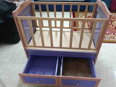 سرير اطفال