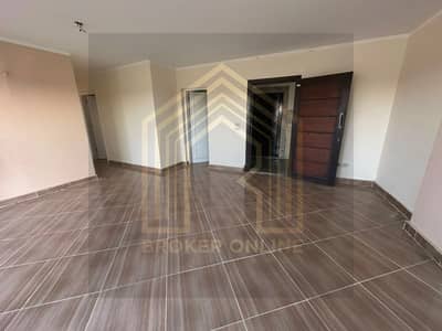 For rent, a vacant apartment on the ground floor with a garden in 6th of October [Lake Front Compound], area 140 square meters