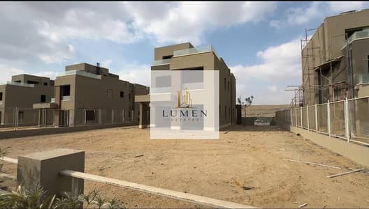 فيلا في الجولدن سكويرىخلف النادي الاهلى  5 غرف بدون ااقساط في بالم هيلز