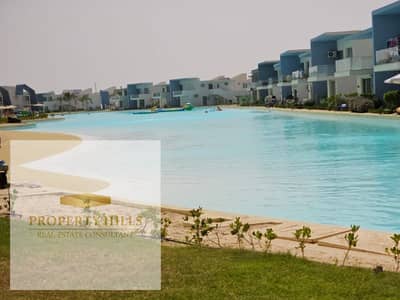 سينيور شاليه 180م²+ جاردن 200م² جاهز للاستلام فورا في فوكا باي