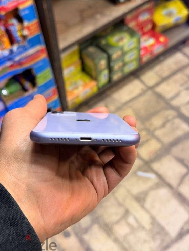 Apple - iPhone 11 4