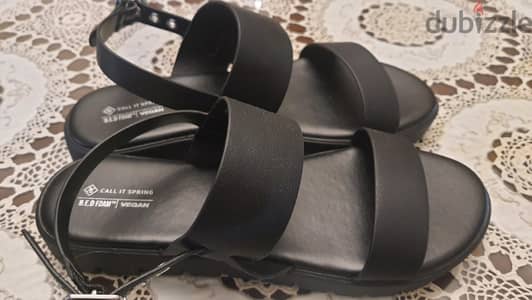 حذاء جديد للبيع  مقاس ٤١ (Call it spring brand owned by ALDO)