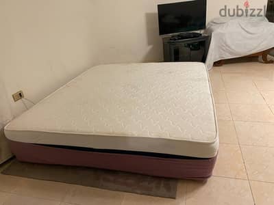مرتبة مريحة جدا استعمال سنة١٨٠   في ٢٠٠م