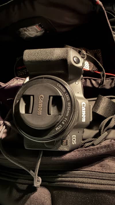 Canon R8 Mirrorless - Lens 50 - Flash Godox