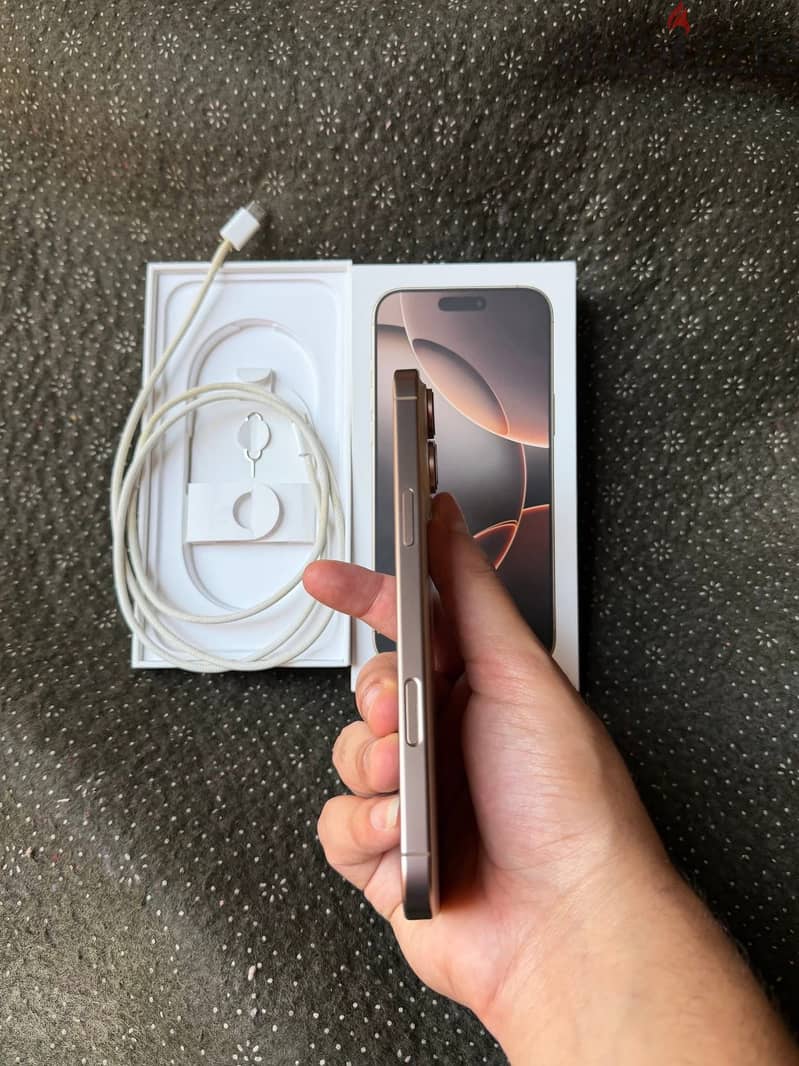 Apple - iPhone 16 Pro Max 2