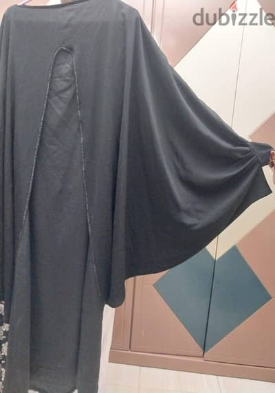 ٢ عباية سوداء ب١٥٠٠