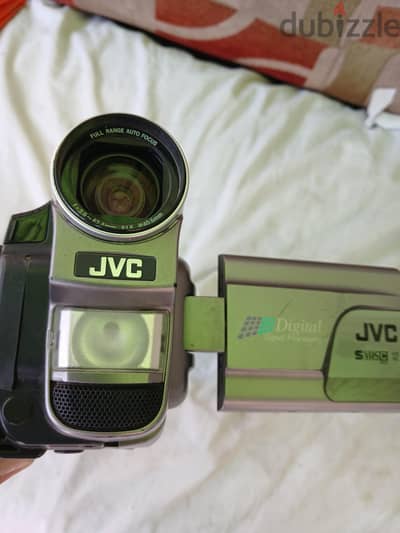 كاميرا JVC