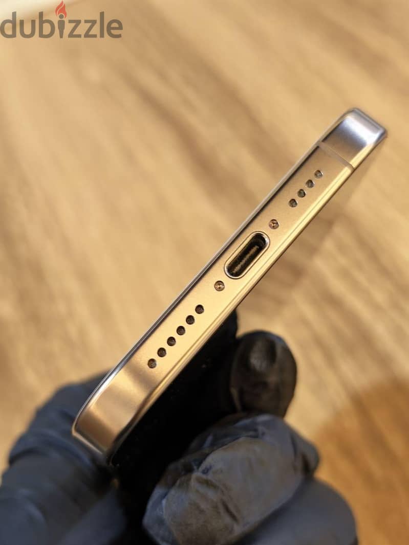 iPhone 16 Pro Max 2
