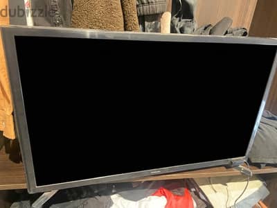 شاشة سامسونج ٣٢ بوصة LED بحالة ممتازة