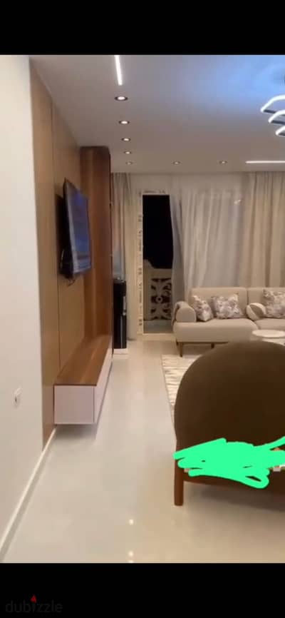 شقه مفروشه للايجار في شارع كارفور الرئيسي تشطيب سوبر لوكس