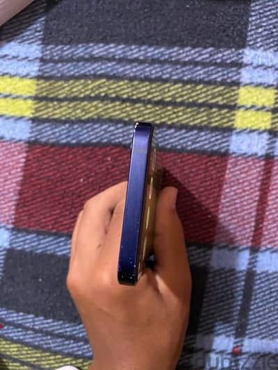 ايفون 12