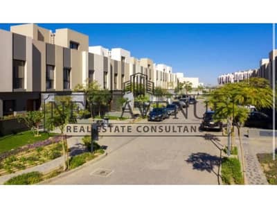 Premium townhouse for sale in one of the best locations in El Burouj, featuring luxurious finishing, a beautiful view of the green landscapes
