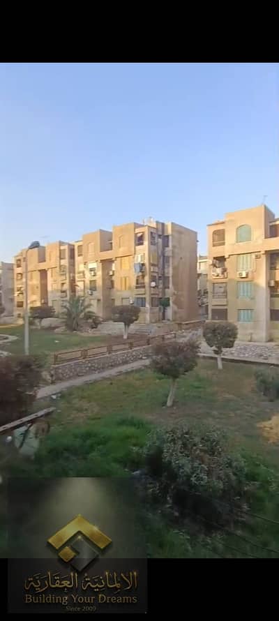 للبيع شقه في التجمع التالت بجوار مسجد سمير وعلي ومدرسه الحريه ودقائق من مستشفى القاهره الجديده و الجامعه الالمانيه 10 دقائق من الجامعه الامريكيه وشارع التسعين