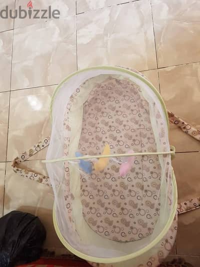 سرير اطفال
