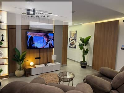 أفضل سعر شقة مفروشة للإيجار في ليك فيو ريزيدنس Lake View Residence القاهرة الجديدة New Cairo بمساحة 148 متر غرفتين نوم و3 حمامات