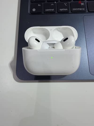 Apple AirPods pro2 (lightning and magsafe)