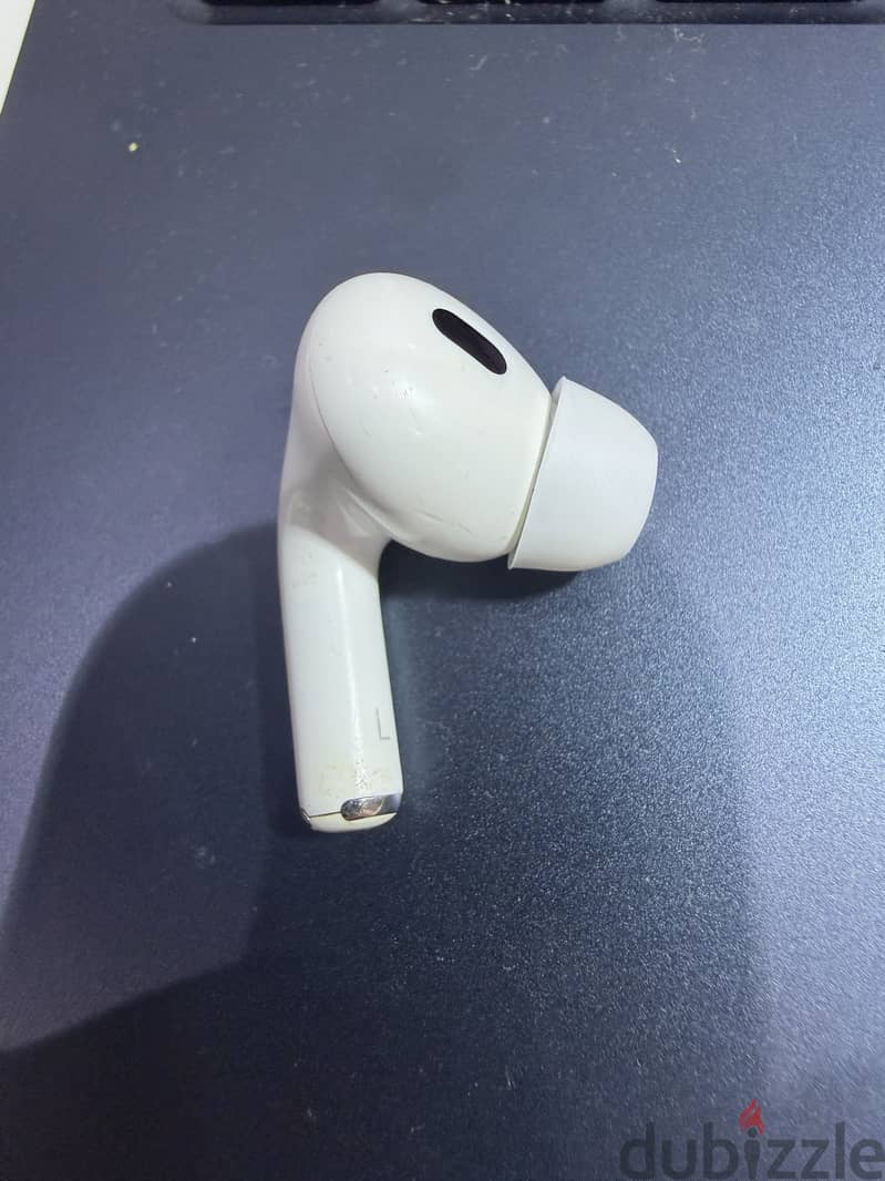 Apple AirPods pro2 (lightning and magsafe) 2