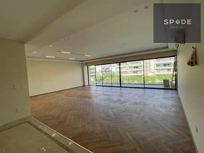 Luxury apartment for rent in Lake View Residence.