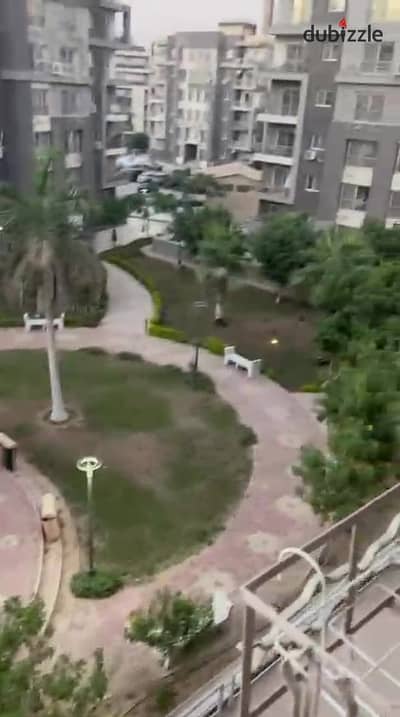 For sale in Dar Misr Al Qarnafel, a 130 sq m apartment on the third floor with a garden and sea view.