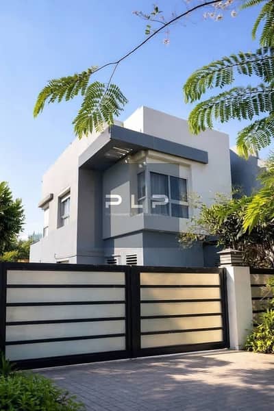 Ready To Move Resale Town  House Villa in Hyde Park New Cairo