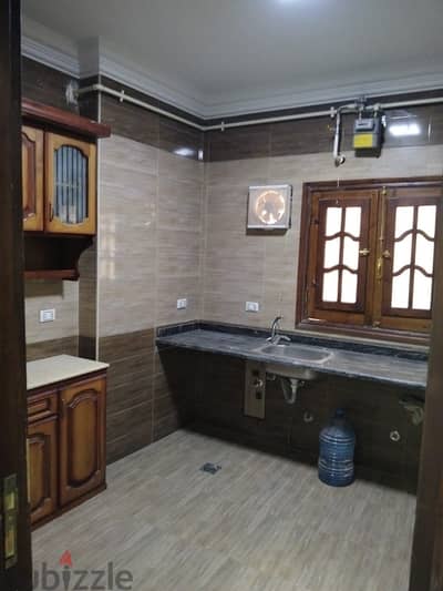 شقة ارضي للايجار في البنفسج عمارات امام waterway