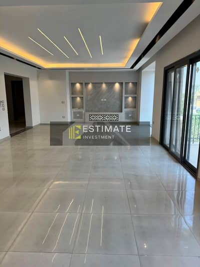 Duplex 240 m  semi-furnished, for rent in Eastown